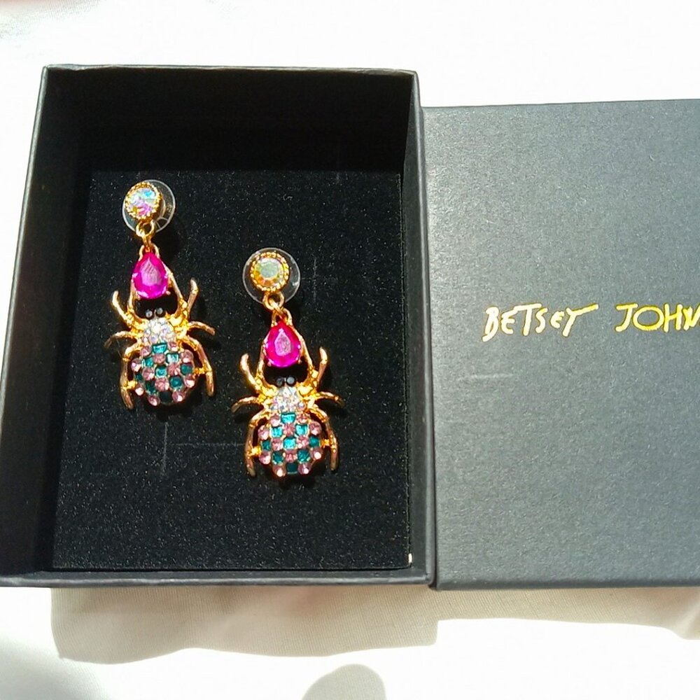 Beautiful Betsey Johnson Spider Drop Earrings - Picture 2 of 2